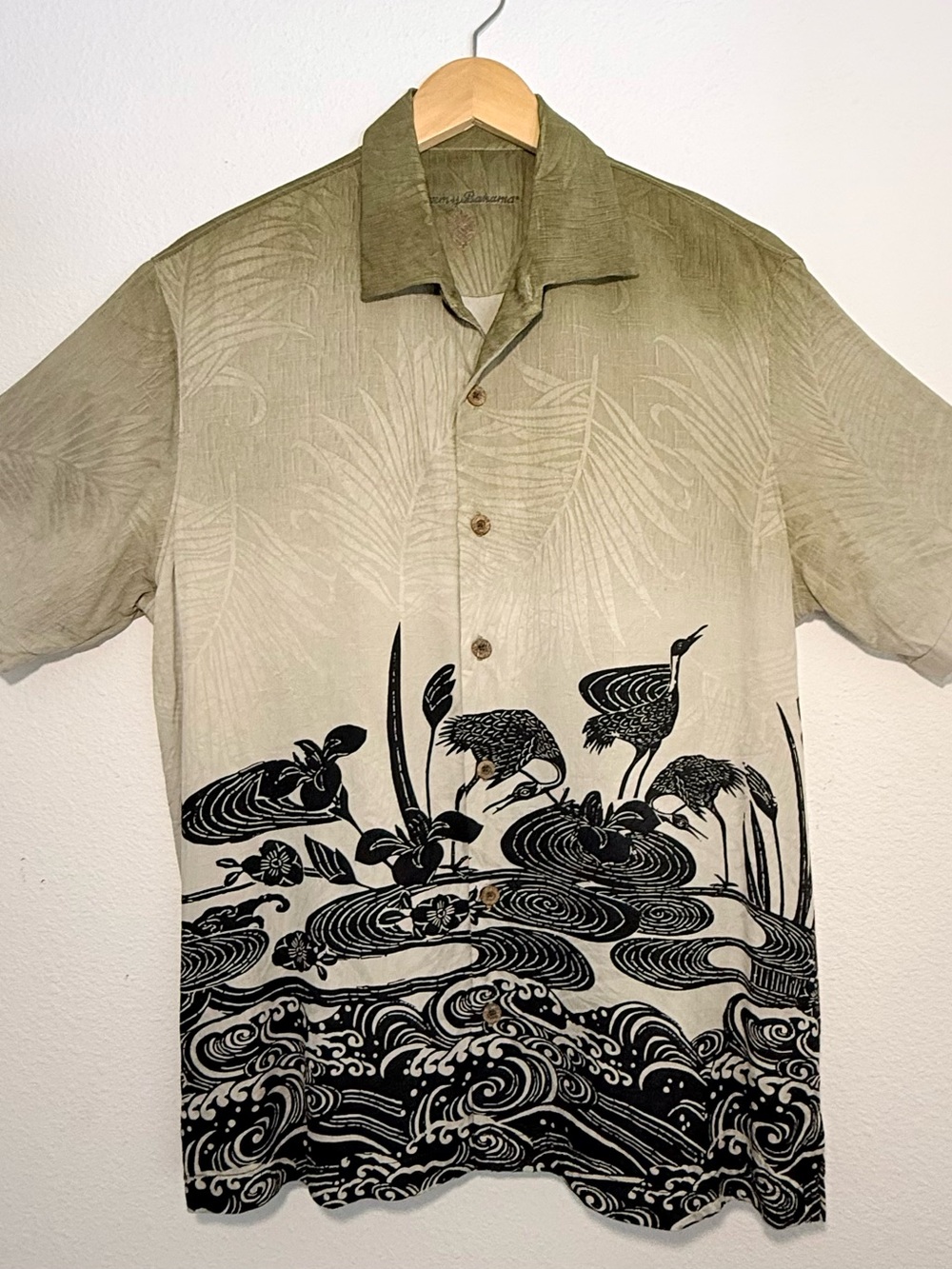 Tommy Bahama 100% Silk Crane Wave Resort Camp Shirt Ombre Gray Olive - Size M